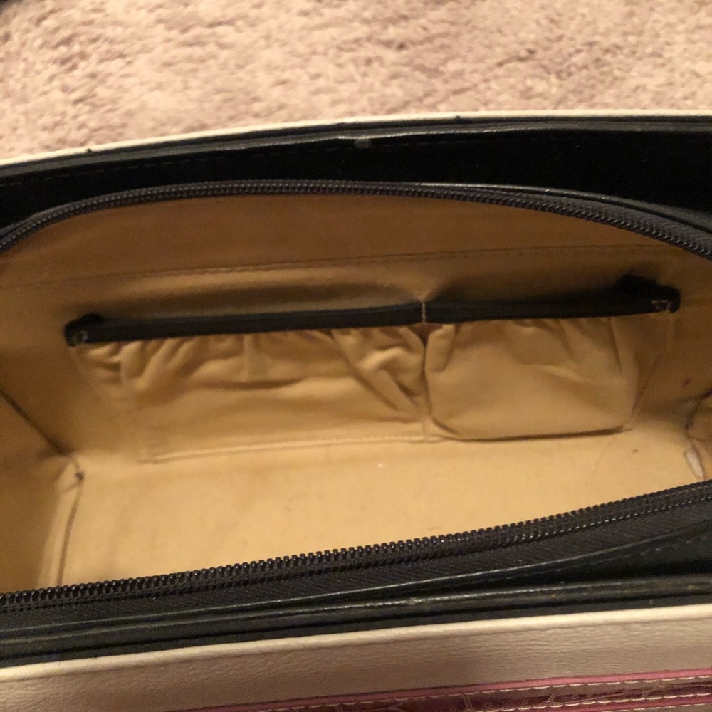 Miche Purse with 3 shells! - Picture 4 of 9